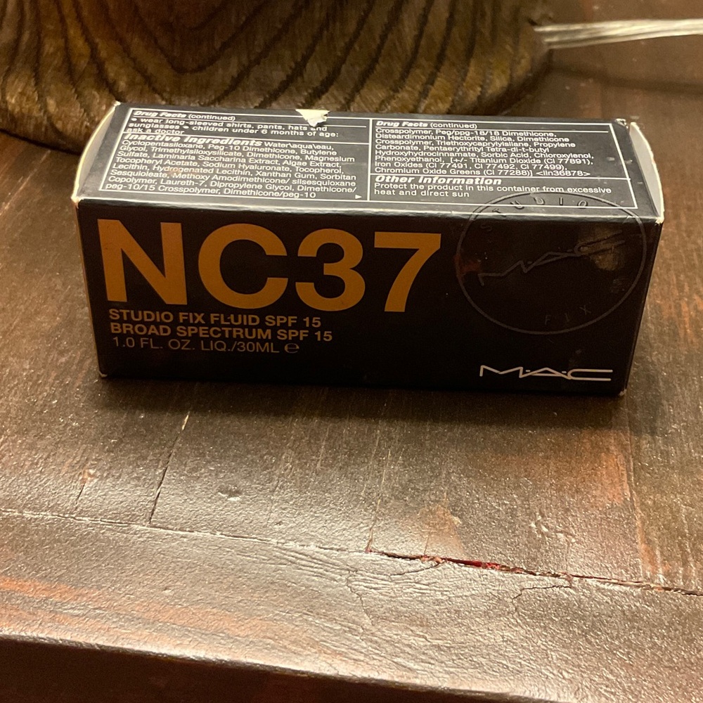 MAC Studio Fix Fluid SPF 15 Foundation NC37  Original Formula!